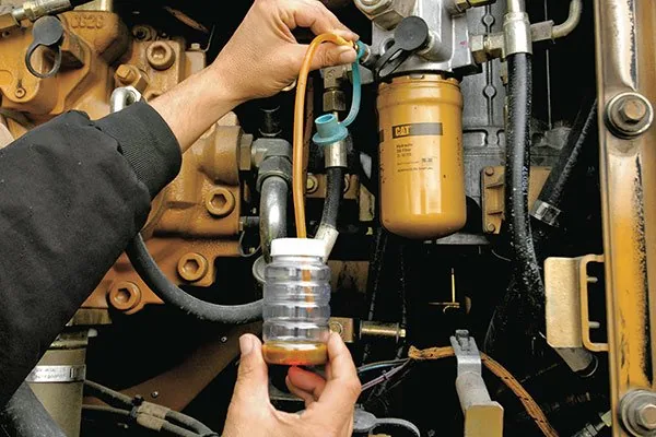 Traditional Oil Analysis has some limitations. Collection challenges being a prime constraint as oil samples are collected intermittently. Additionally, the quality of sample collection determines the quality of the analysis. - Miniotec